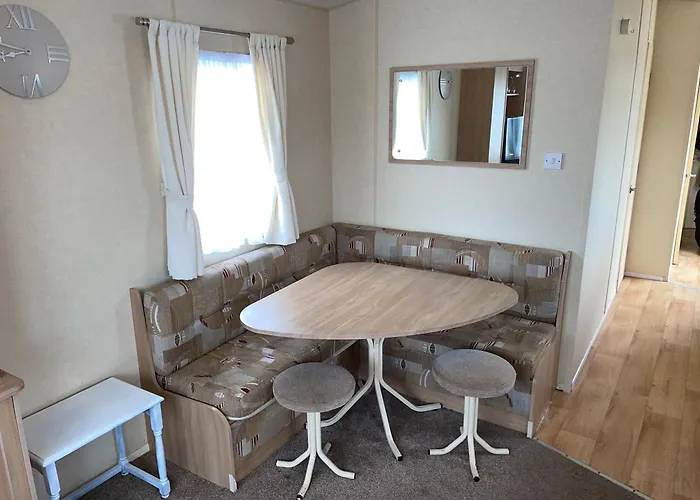 The Luxury Wolds Retreat 6 Berth 3 Bedrooms Beds Made For Arrival Wifi