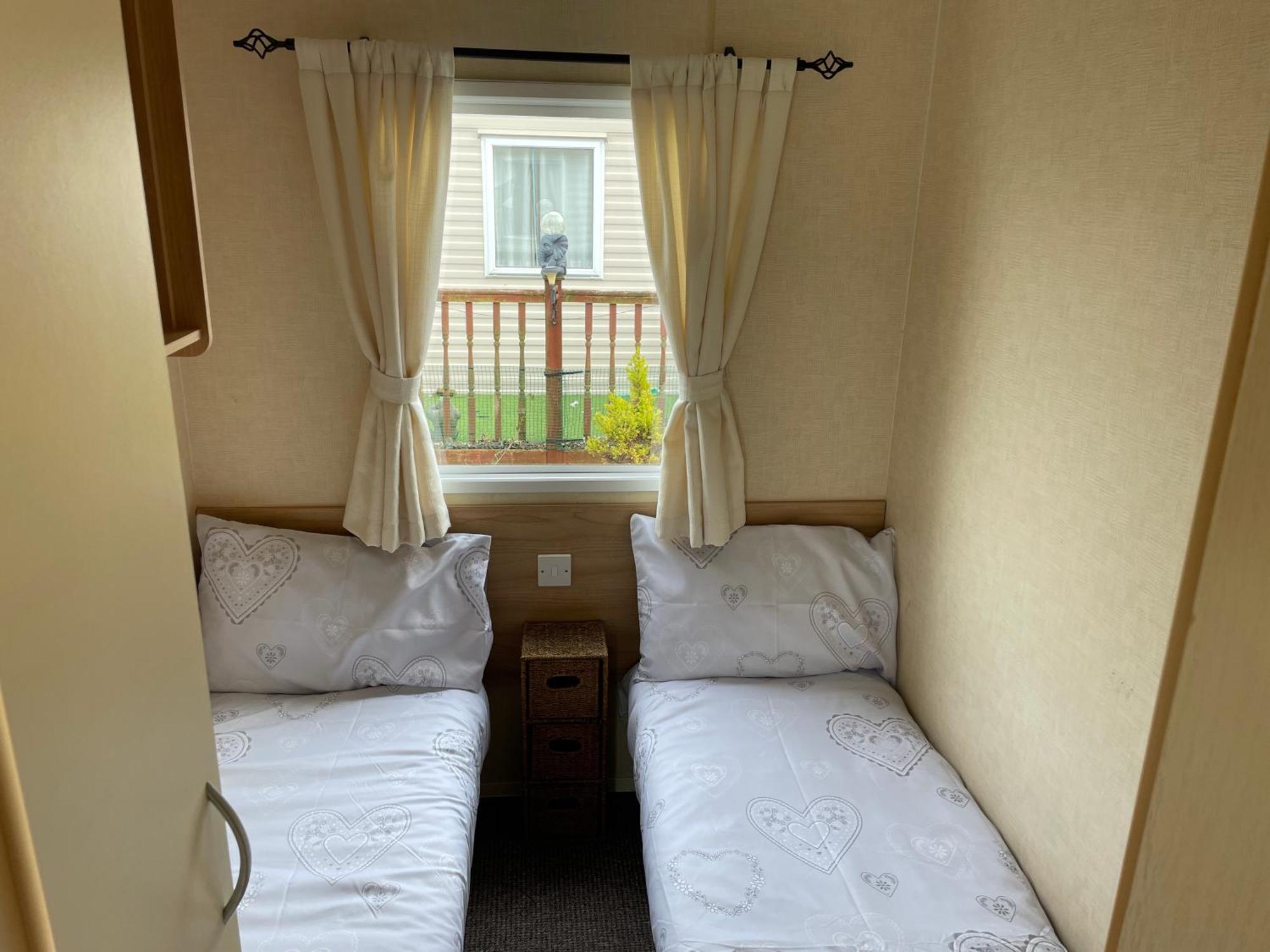 Apartment The Luxury Wolds Retreat 6 Berth 3 Bedrooms Beds Made For Arrival Wifi